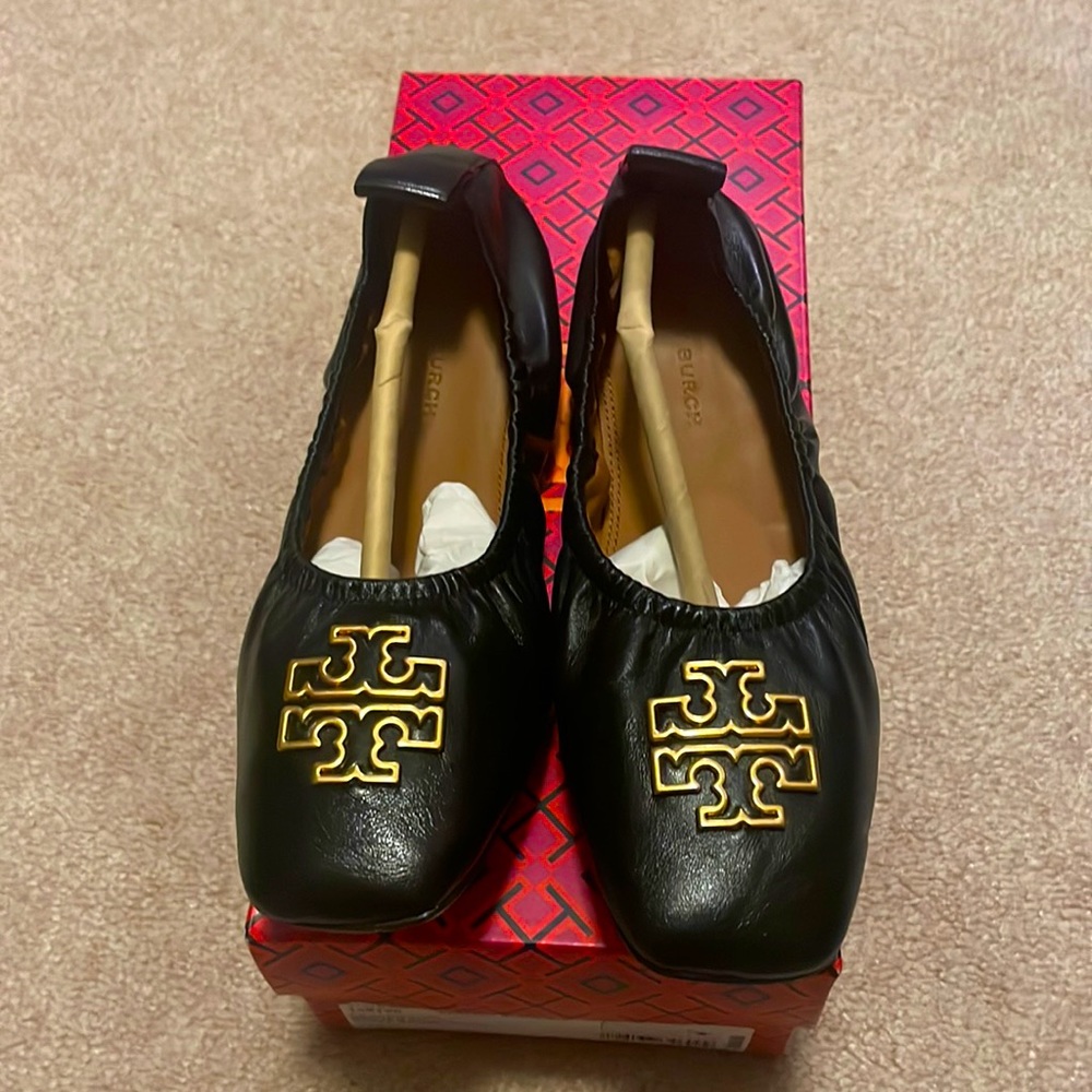 Like New!  Tory Burch Britten Ballet Flat.  Smoke-Free home, worn once.